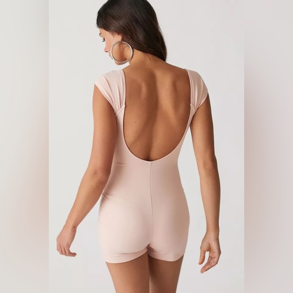 NWT Urban Outfitters Sammi Romper - Picture 3 of 6
